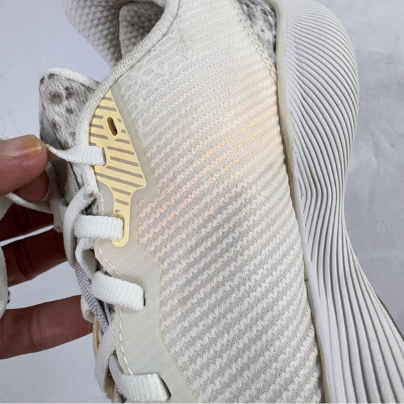 New Balance Women's FuelCell Shift Trainer Cross - Light Aluminum/Vintage Rose - Picture 9 of 9